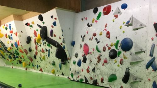 香川県のクライミイング施設「クライミングスペース Jumbo（ジャンボ）」